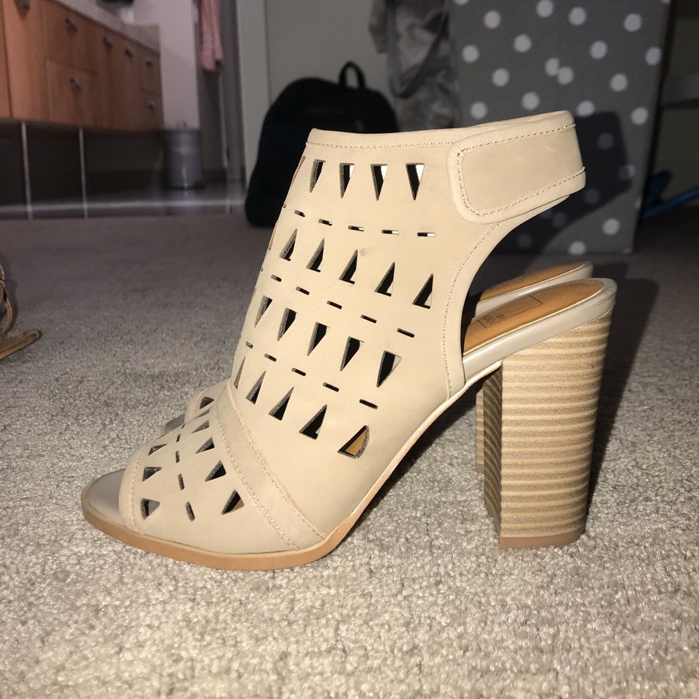 Adorable heels